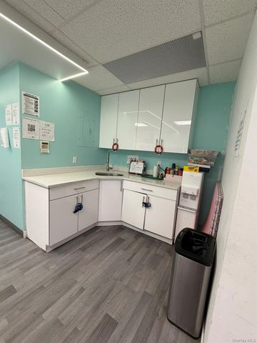 136-46 41st Avenue 1E, Flushing, NY 11355