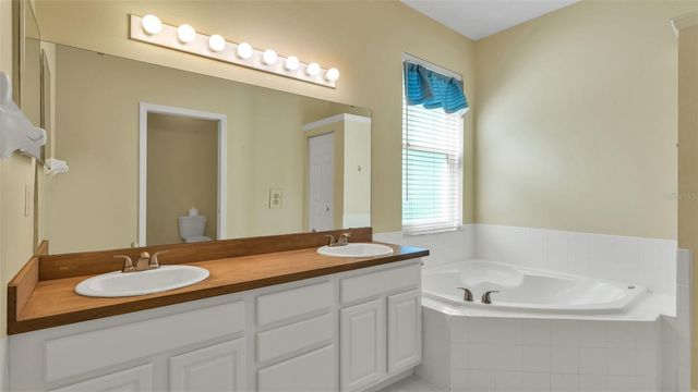 4024 WINDCHIME LANE, Lakeland, FL 33811