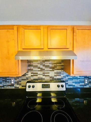 7703 N BRANCH AVENUE, Tampa, FL 33604