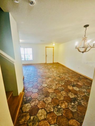 7703 N BRANCH AVENUE, Tampa, FL 33604