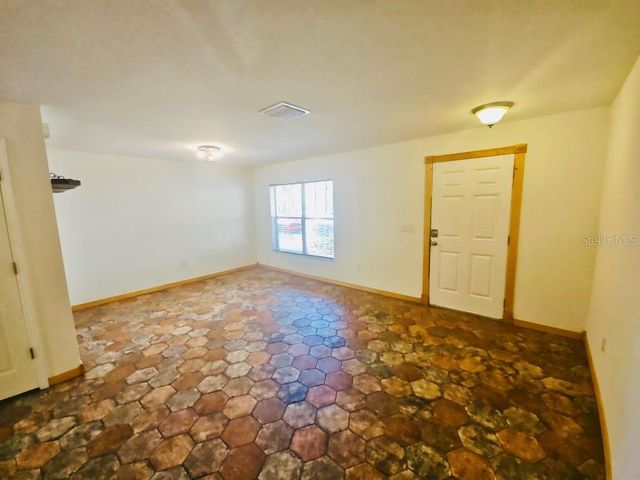 7703 N BRANCH AVENUE, Tampa, FL 33604