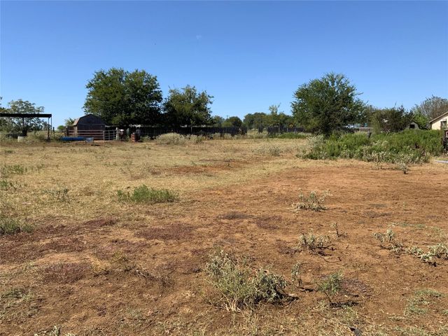 8989 Fm 141 RD, Dime Box, TX 77853