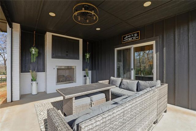 712 Forest Circle, Washington, OK 73093