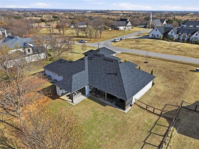 712 Forest Circle, Washington, OK 73093