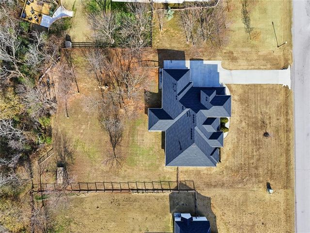 712 Forest Circle, Washington, OK 73093