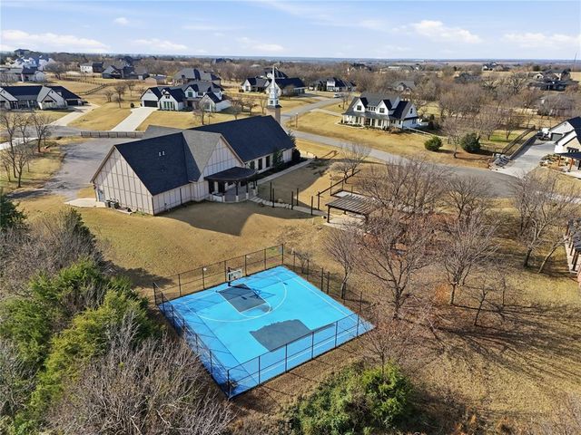 712 Forest Circle, Washington, OK 73093