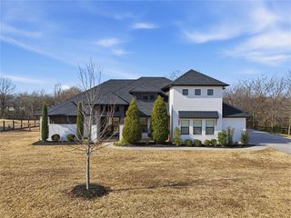 712 Forest Circle, Washington, OK 73093