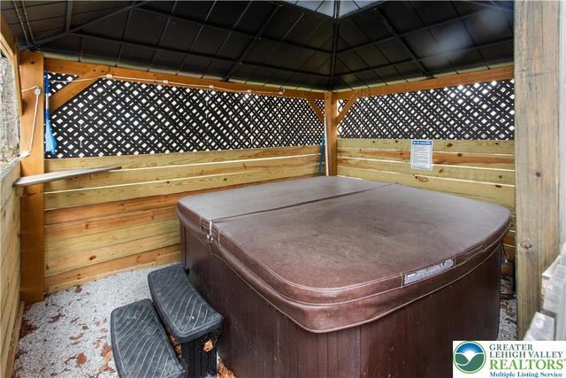 7483 Cottage Lane, Coolbaugh Twp, PA 18466