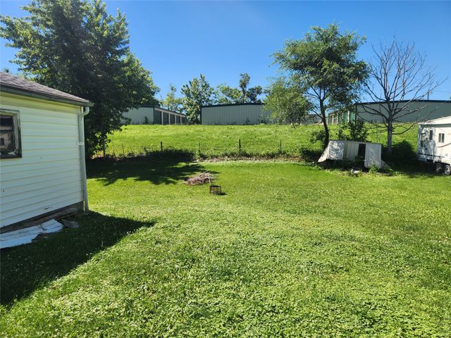 506 Rock Island W, Knoxville, IA 50138