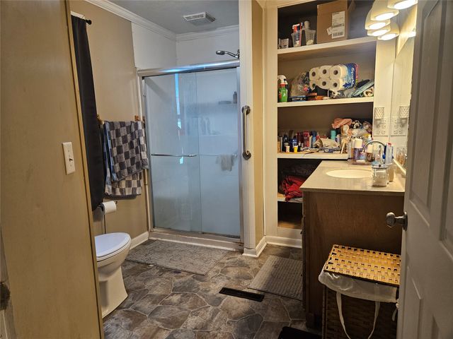 506 Rock Island W, Knoxville, IA 50138