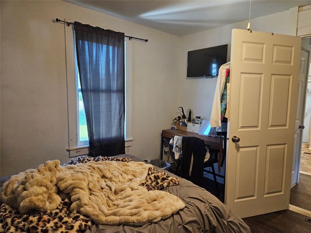 506 Rock Island W, Knoxville, IA 50138