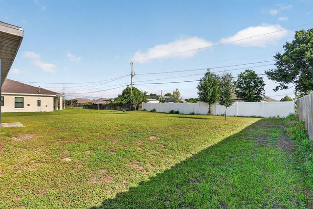 491 SW DAILEY Avenue, Port St. Lucie, FL 34953