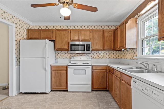 3663 Heathrow Drive, Winston-salem, NC 27127
