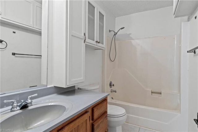 3663 Heathrow Drive, Winston-salem, NC 27127