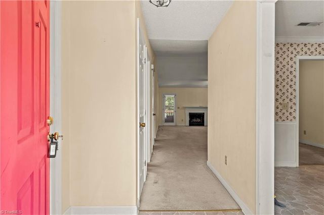 3663 Heathrow Drive, Winston-salem, NC 27127
