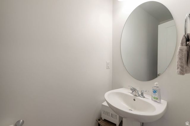 8254 W CASCADE VIEW WAY, Magna, UT 84044