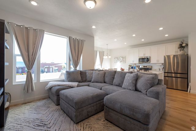 8254 W CASCADE VIEW WAY, Magna, UT 84044