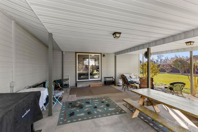 16227 Latah Dr, Nampa, ID 83651