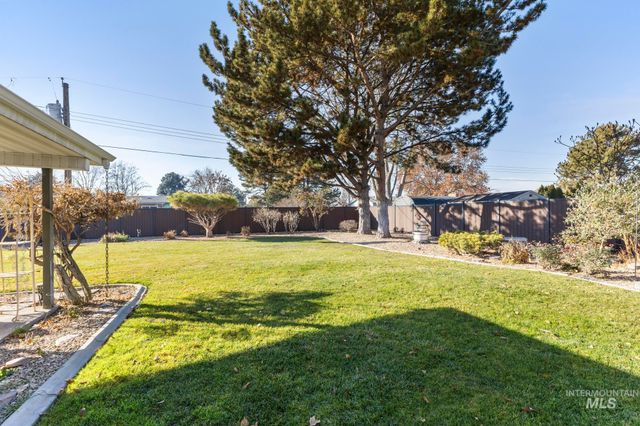 16227 Latah Dr, Nampa, ID 83651