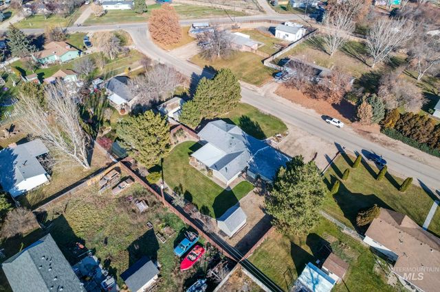 16227 Latah Dr, Nampa, ID 83651