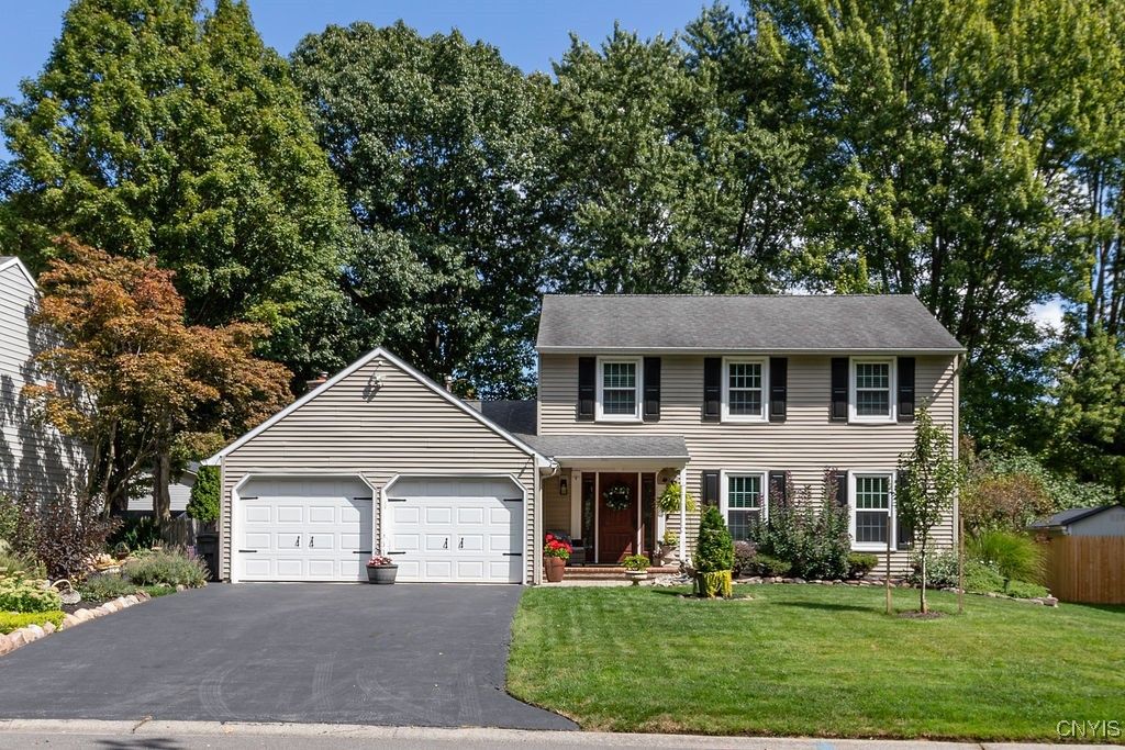 7504 Meadow Wood Drive, Clay, NY 13212