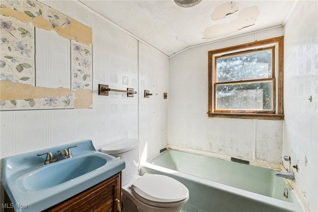 248 Menegay Road, Louisville, OH 44641