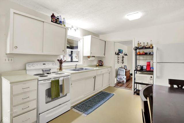 2728 E 67th Street, Indianapolis, IN 46220