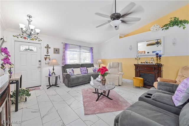 1902 NW 2nd PL, Cape Coral, FL 33993