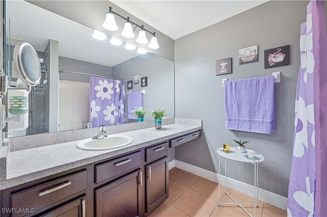 1902 NW 2nd PL, Cape Coral, FL 33993