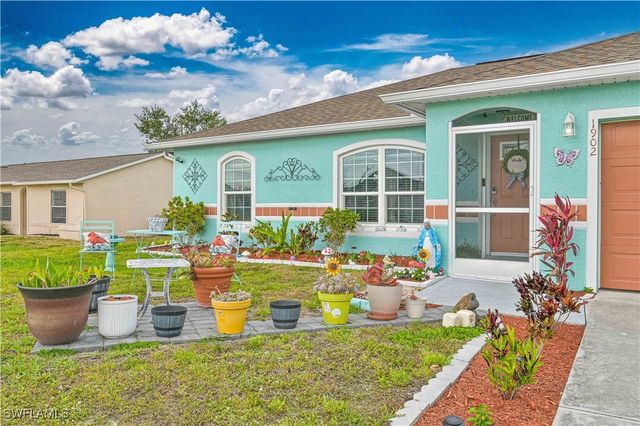 1902 NW 2nd PL, Cape Coral, FL 33993