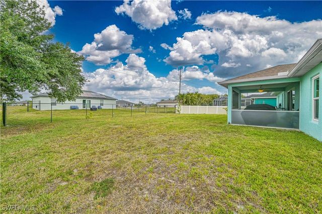 1902 NW 2nd PL, Cape Coral, FL 33993