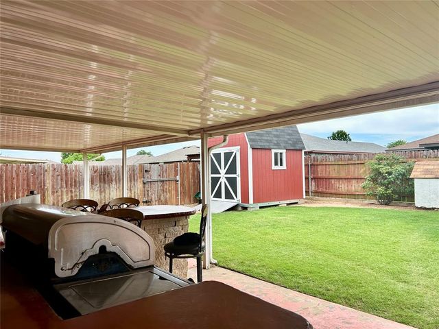 1044 NW 19th Street, Moore, OK 73160
