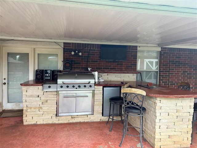 1044 NW 19th Street, Moore, OK 73160