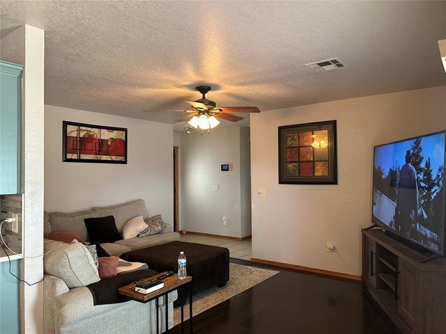 1044 NW 19th Street, Moore, OK 73160