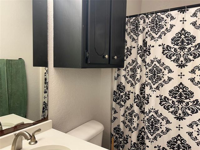 1044 NW 19th Street, Moore, OK 73160