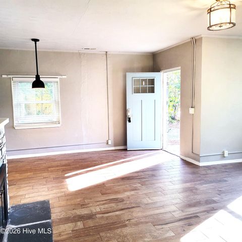 220 Country Club Circle, Southern Pines, NC 28387