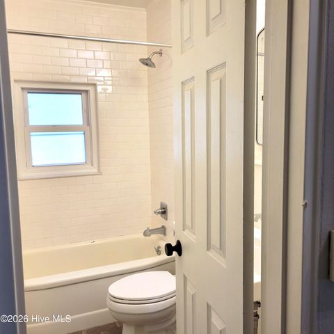 220 Country Club Circle, Southern Pines, NC 28387