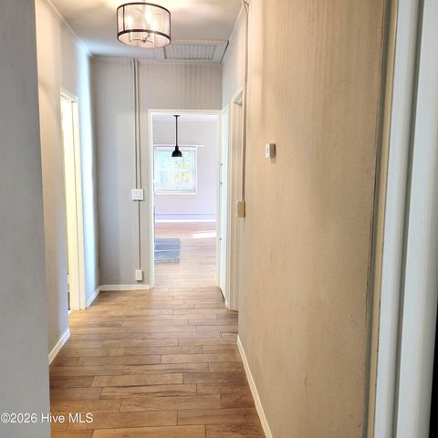 220 Country Club Circle, Southern Pines, NC 28387