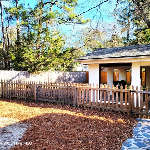 220 Country Club Circle, Southern Pines, NC 28387