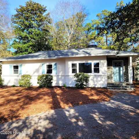 220 Country Club Circle, Southern Pines, NC 28387
