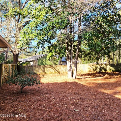 220 Country Club Circle, Southern Pines, NC 28387