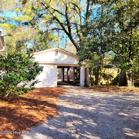 220 Country Club Circle, Southern Pines, NC 28387