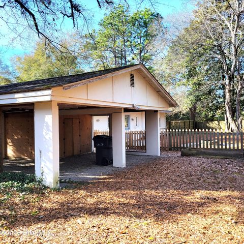 220 Country Club Circle, Southern Pines, NC 28387