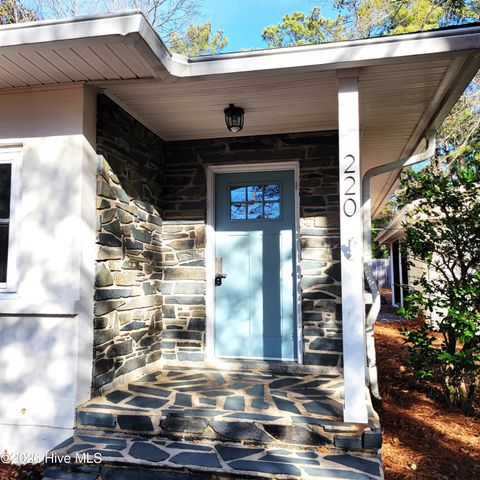 220 Country Club Circle, Southern Pines, NC 28387
