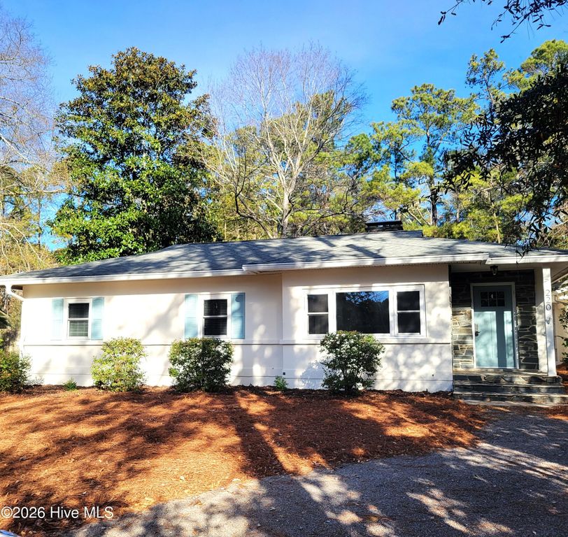 220 Country Club Circle, Southern Pines, NC 28387