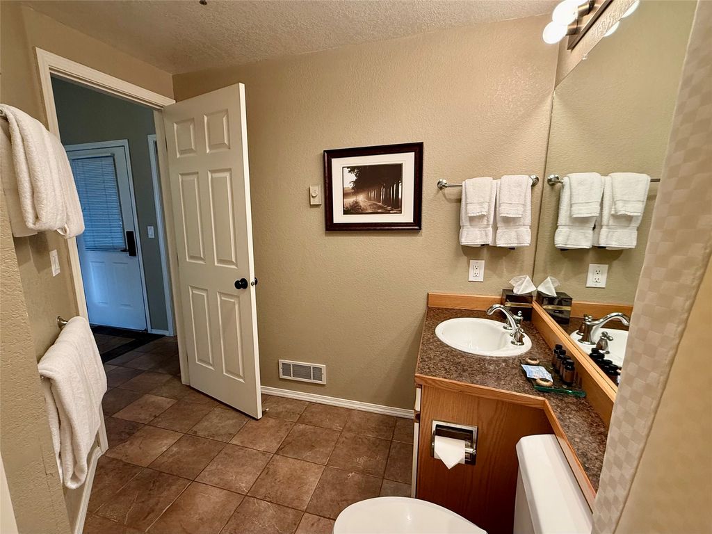 1400 Wisconsin Avenue 108, Whitefish, MT 59937 photo 32