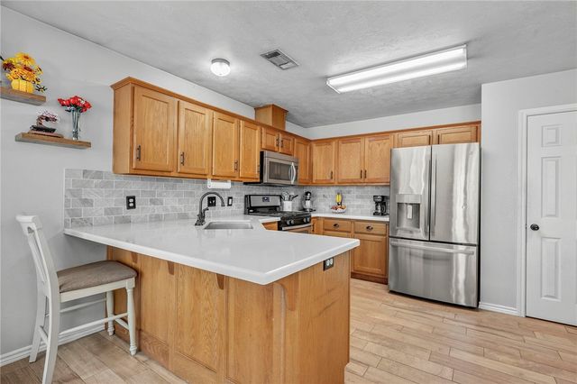 1211 Mullins Court, College Station, TX 77845