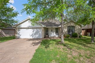 1211 Mullins Court, College Station, TX 77845