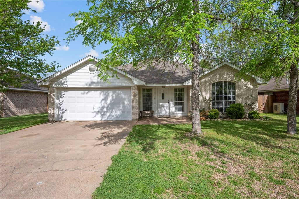 1211 Mullins Court, College Station, TX 77845
