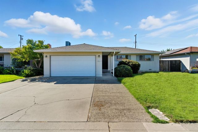 2132 Tracy Pl, Lodi, CA 95242